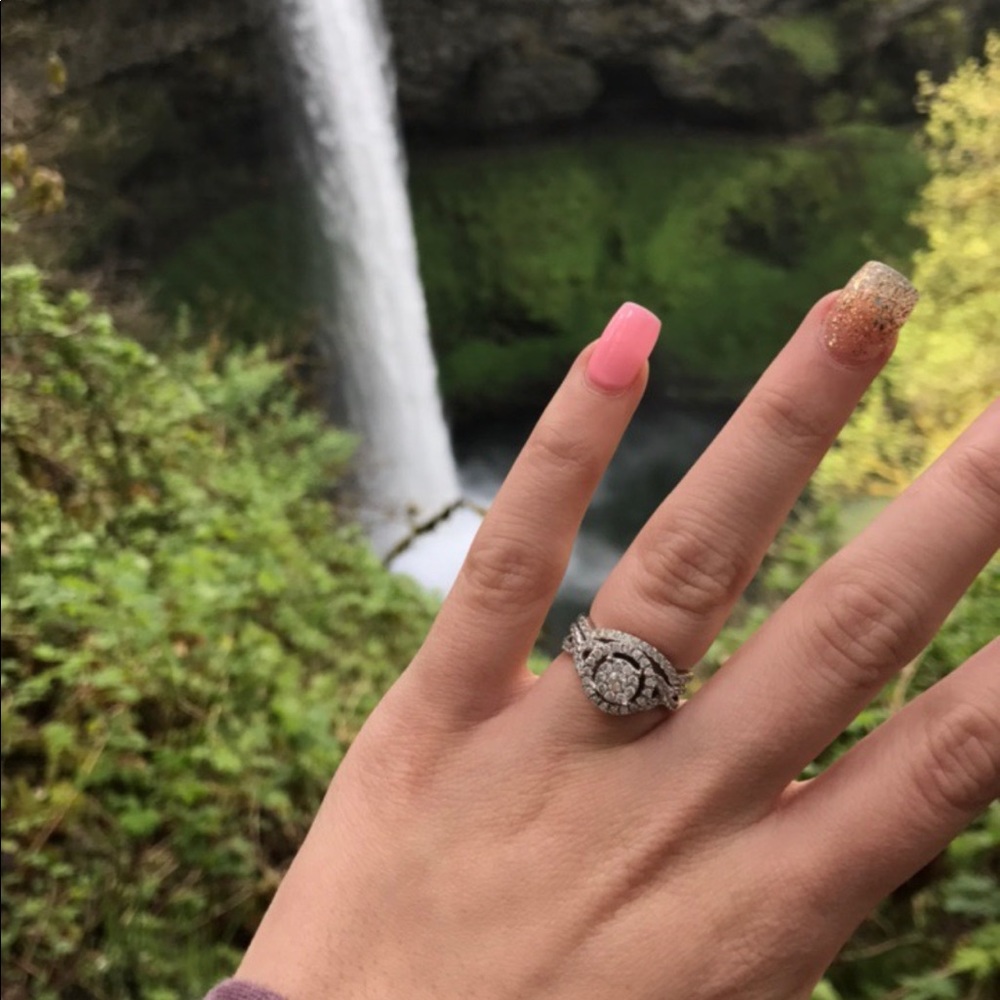 Wedding/Engagement ring - Picture 3 of 3